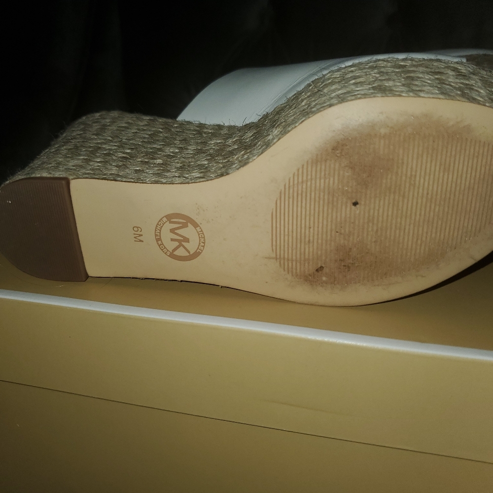 Shoes - Picture 3 of 6